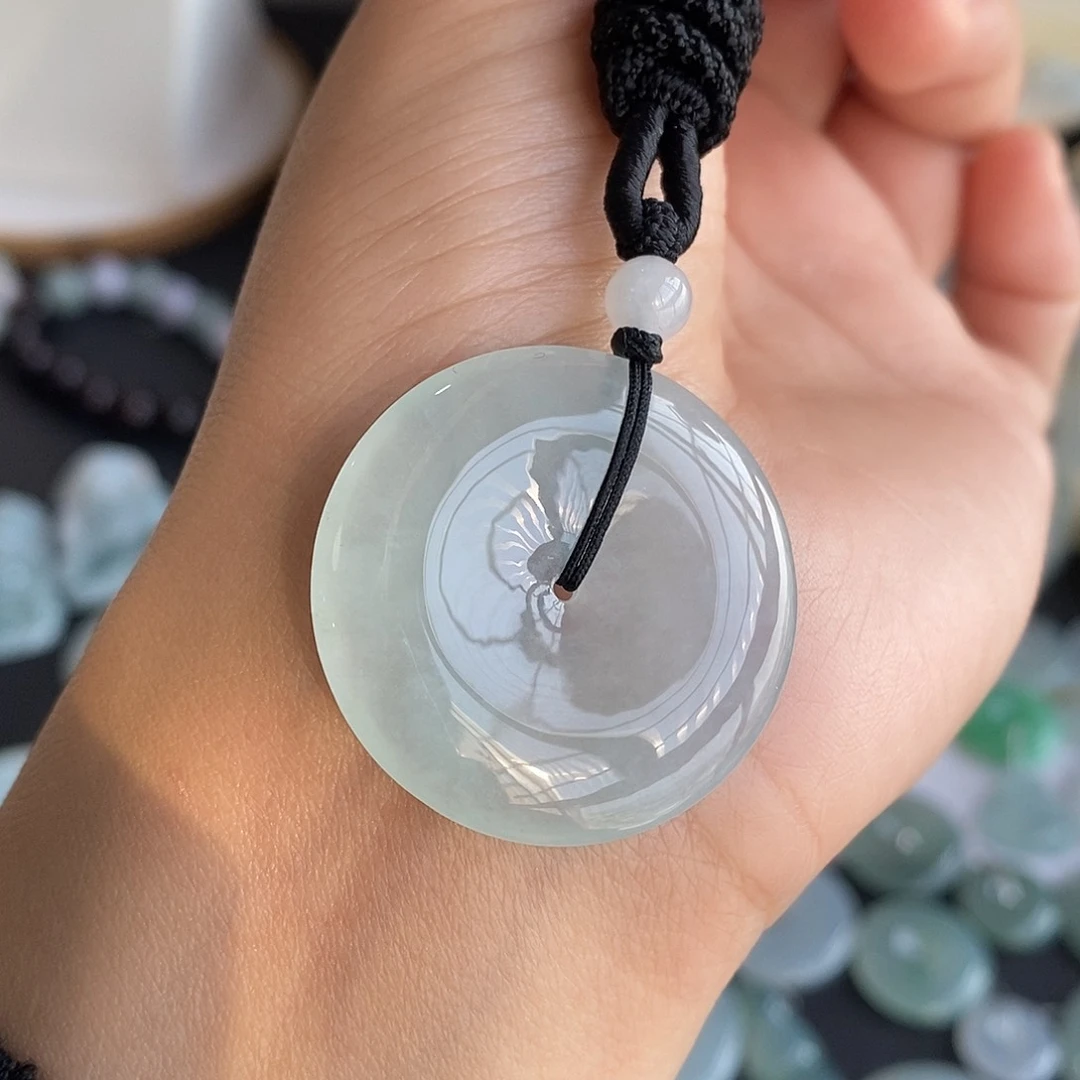 翡翠颈饰未镶嵌翡翠首饰