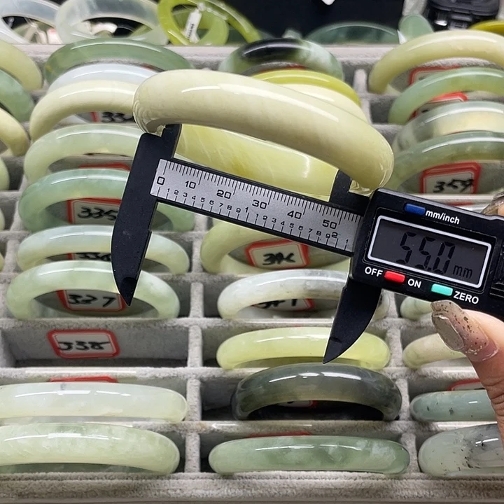 蛇纹石玉未镶嵌手镯338