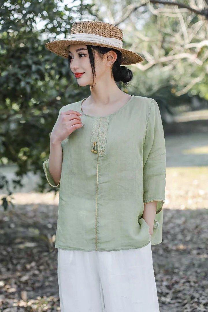 春夏款提花苎麻刺绣流苏扣小衫