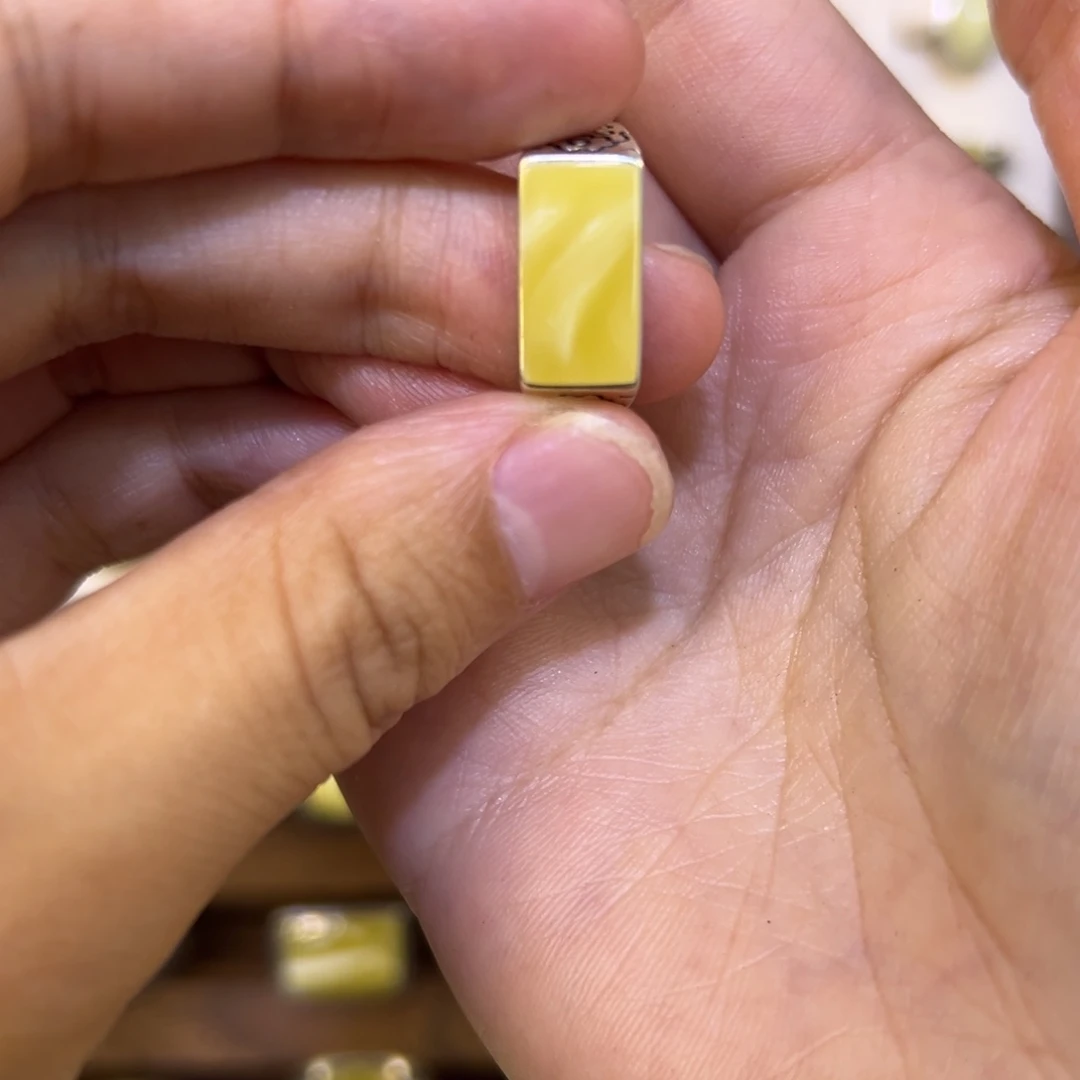 琥珀银S925镶嵌戒指张****灿琥珀蜜蜡镶嵌戒指