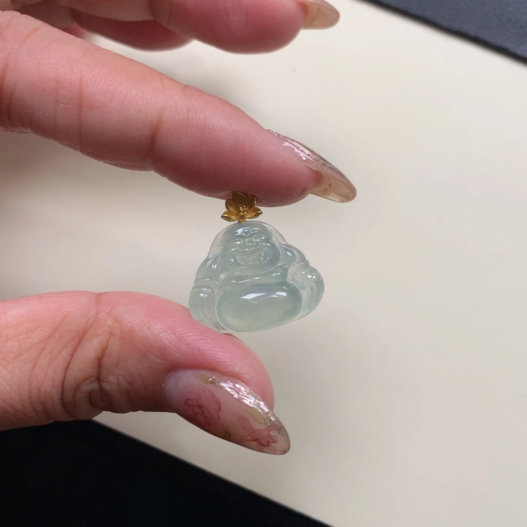 翡翠未镶嵌颈饰佛公