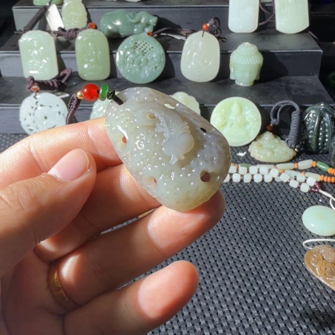 和田玉未镶嵌颈饰