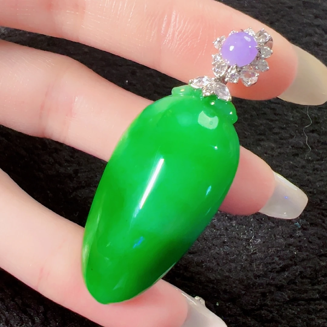 翡翠18K金镶嵌颈饰签收后24小时鉴赏期，过时不退