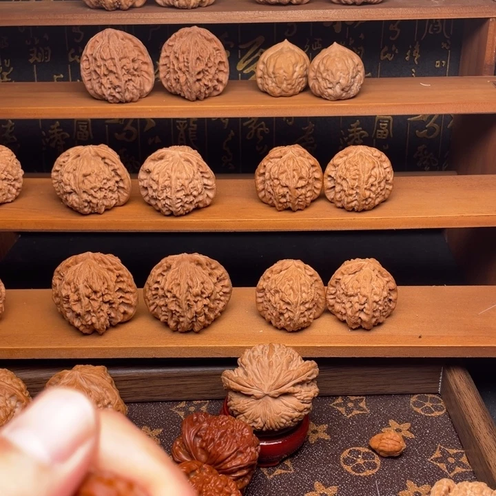 文玩核桃手把件啊