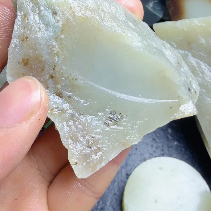 和田玉（糖玉）未镶嵌珠宝奇石