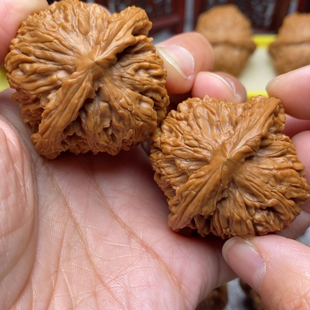 文玩核桃把件全品粗棱毕业南疆石44尺