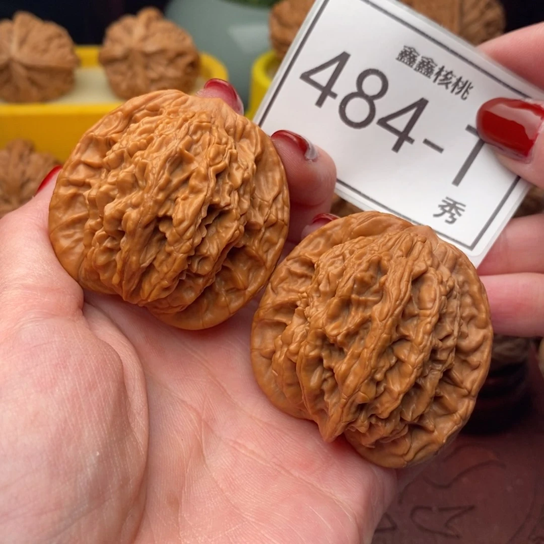 文玩核桃把件虎头45