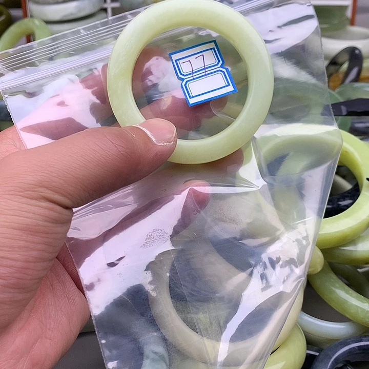 蛇纹石玉未镶嵌手镯7*'