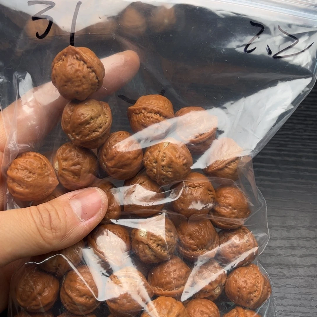 文玩核桃吊坠定制产品，不退不换，130米