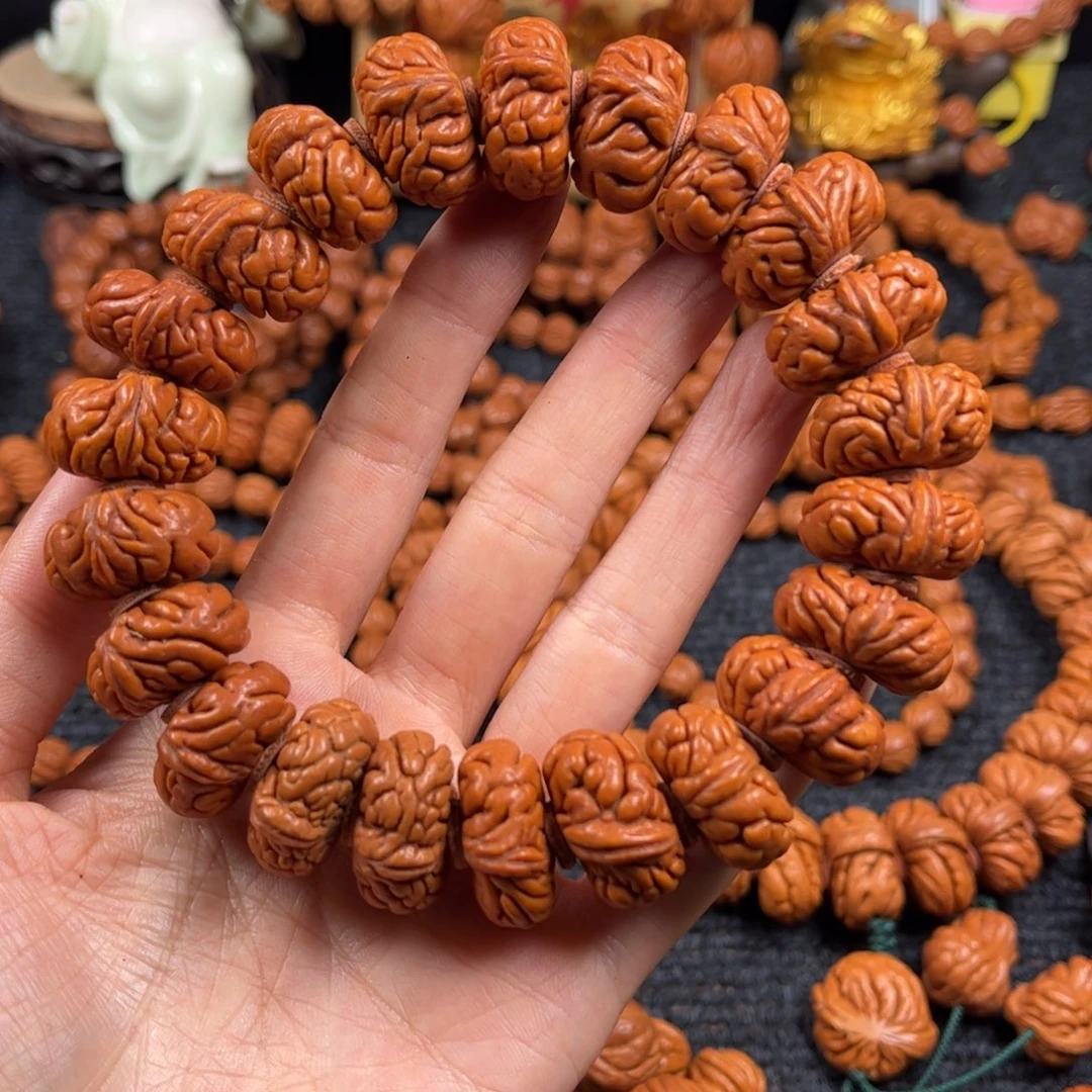 文玩核桃手串一**获C11桃核手串