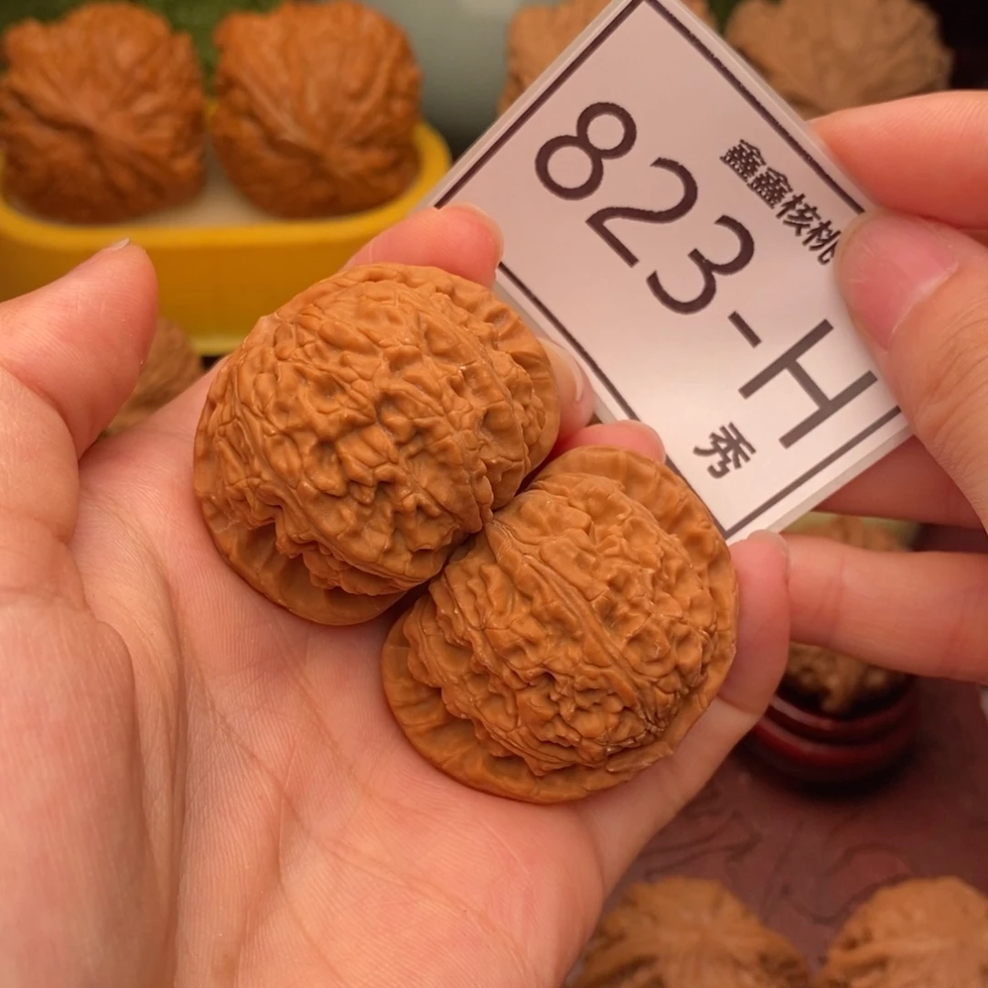 文玩核桃把件白狮40