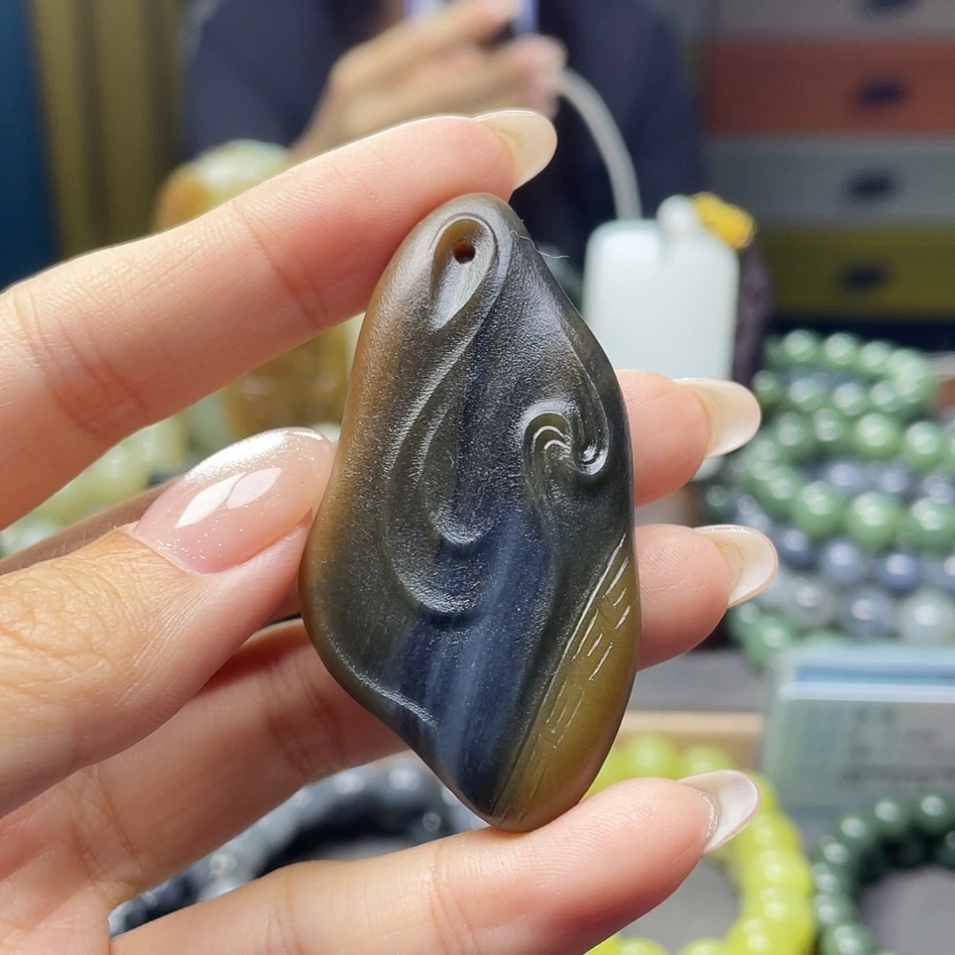 颈饰未镶嵌和田玉（糖玉）