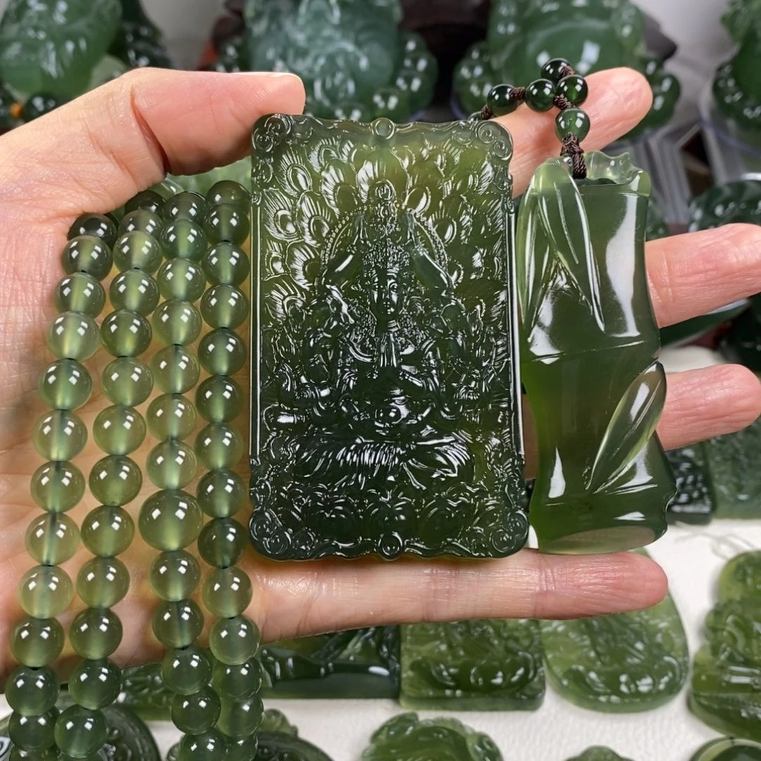 廣***龍岫玉未镶嵌挂件加珠链