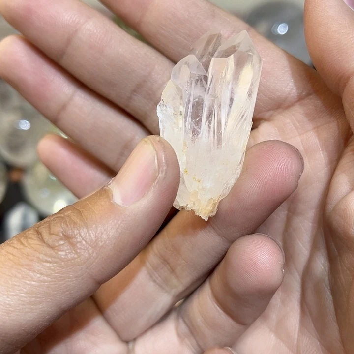 水晶摆件未镶嵌晶簇