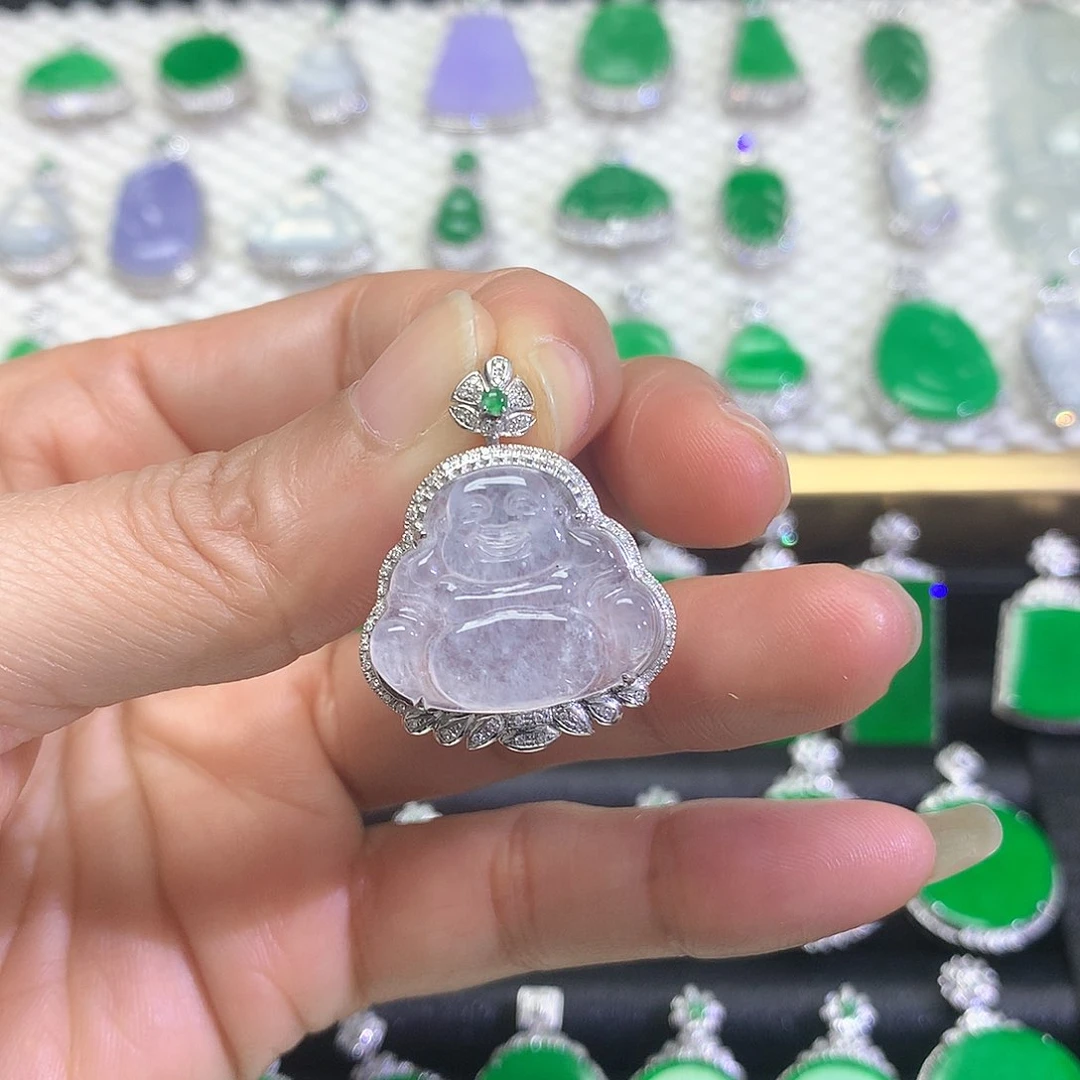 颈饰18K金镶嵌翡翠吊坠