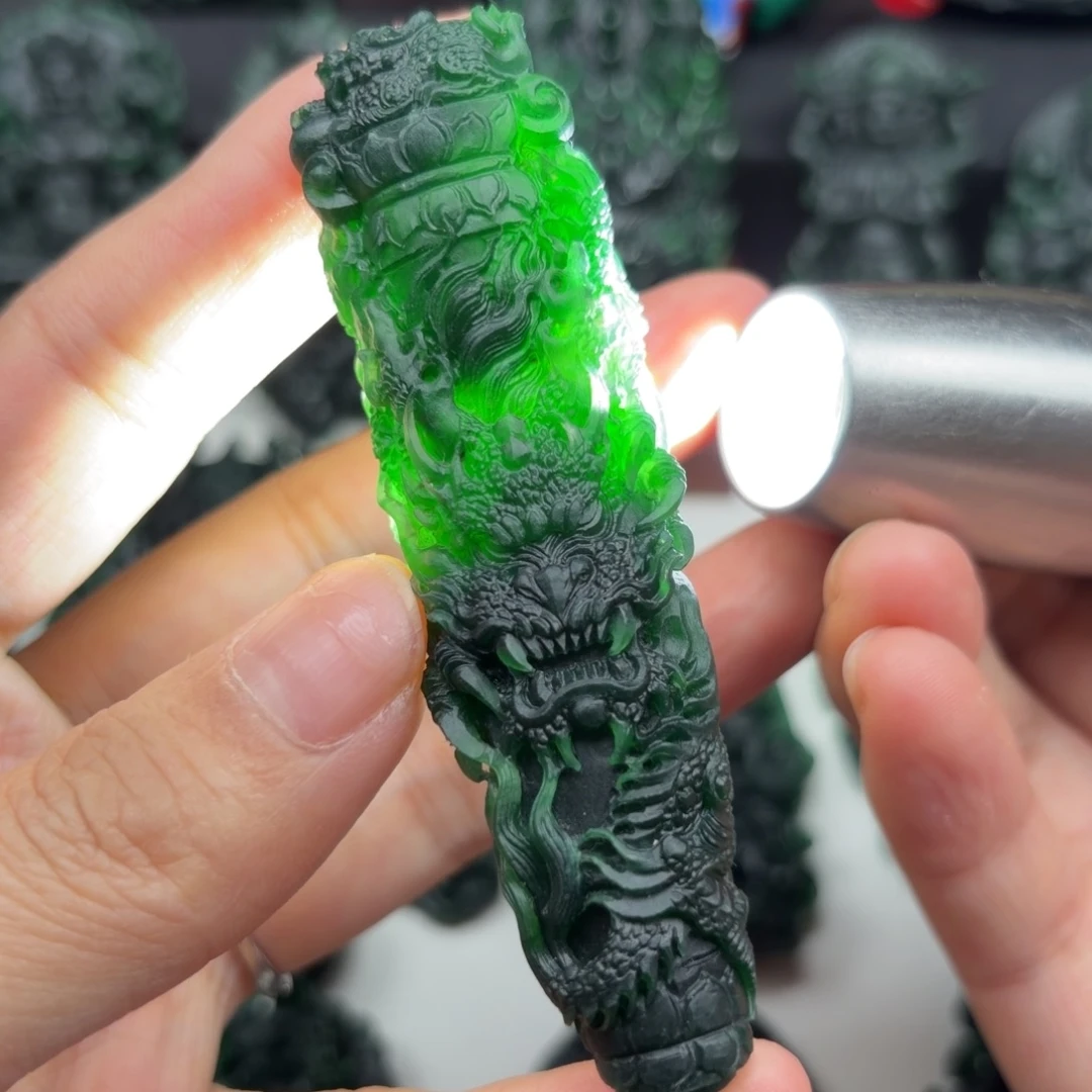 定制翡翠未镶嵌龙柱