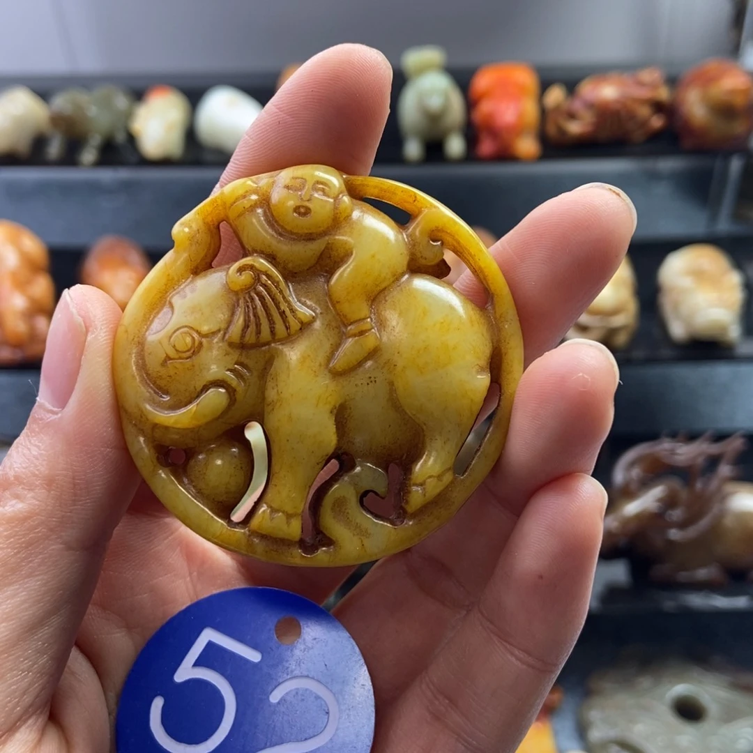 和田玉（糖玉）未镶嵌颈饰