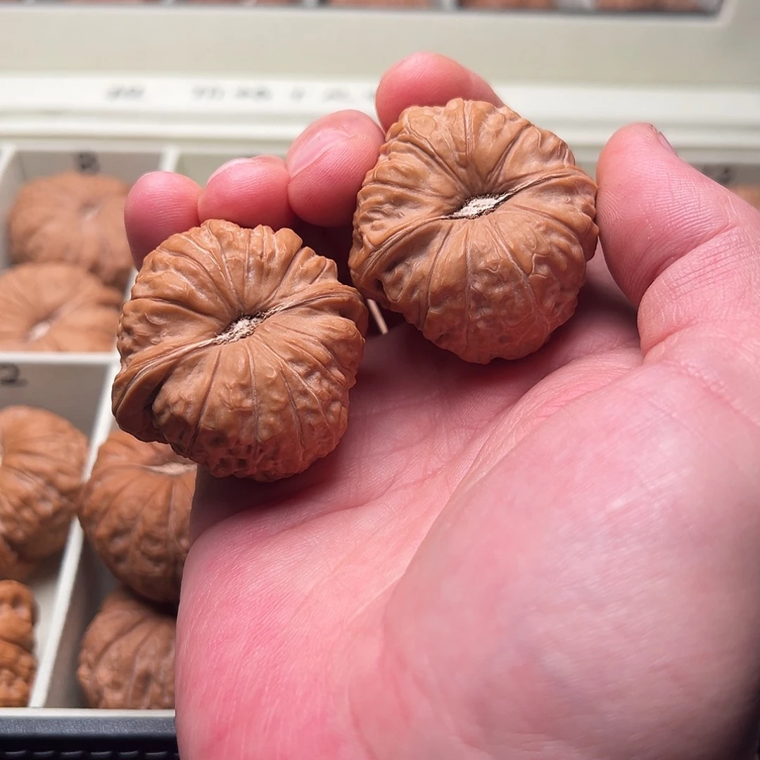 碧***吗文玩核桃吊坠南瓜墩大哥