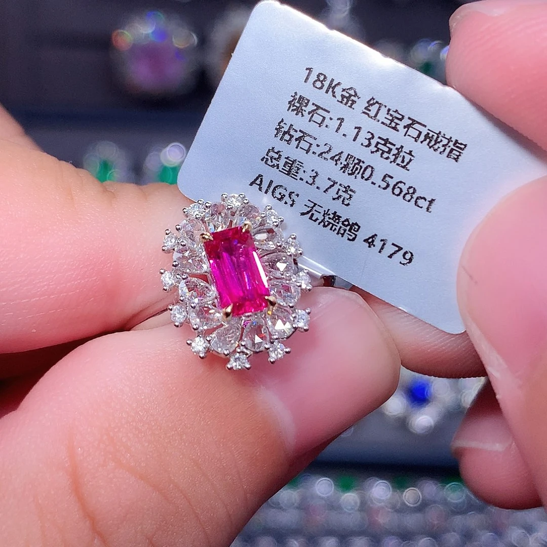 戒指18K金镶嵌红宝石