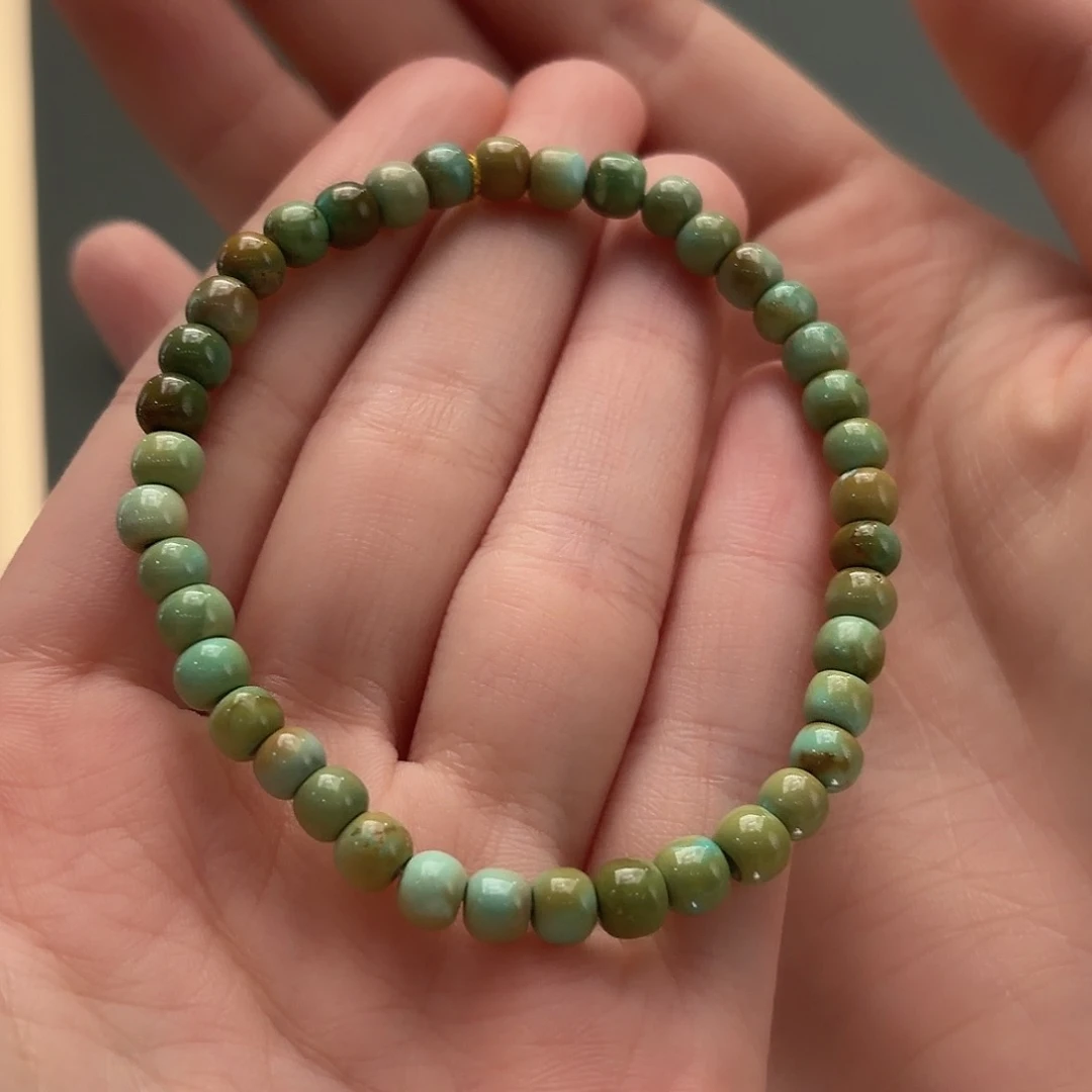 绿松石未镶嵌颈饰