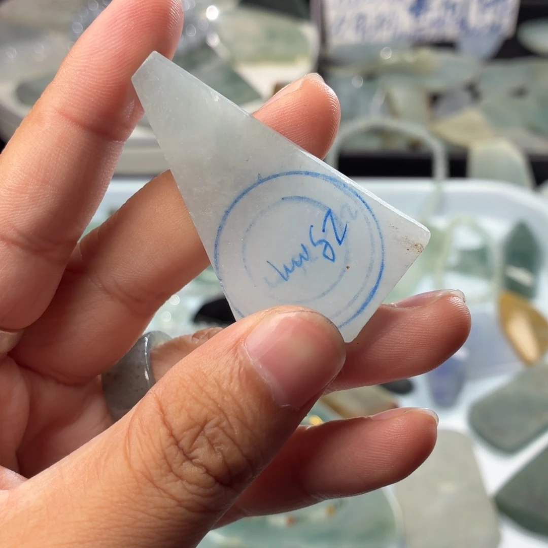 定制翡翠未镶嵌天然缅甸翡翠a货高糯化片料
