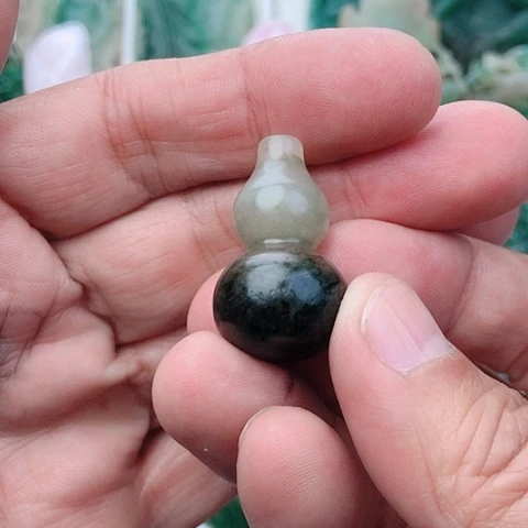 未镶嵌独山玉吊坠(不含链)襄****！