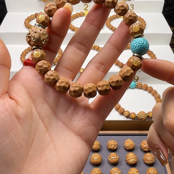 吊坠猴头核桃猴头核桃一套毕业