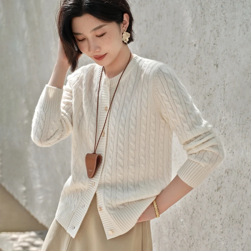 000115 正品纯山羊绒 提花加厚开衫外套 贴身穿舒适 轻盈保暖材质