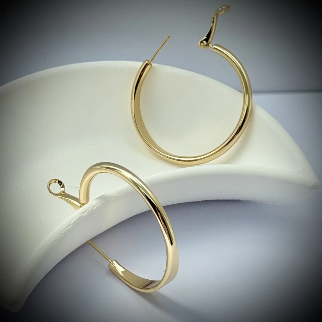 铜合金耳饰 轻奢欧美风字母大耳圈高级感气质休闲金色圆圈耳环