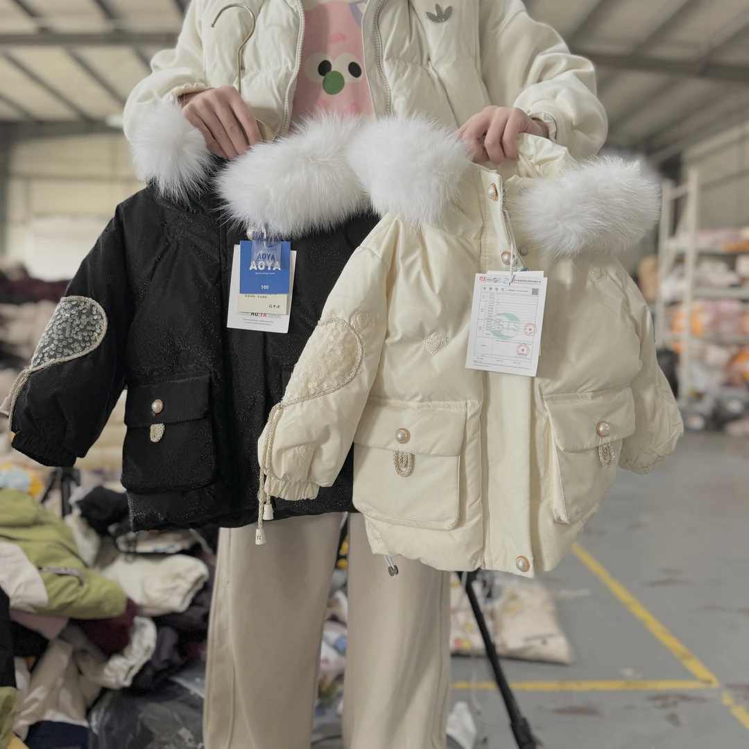 女宝宝可爱加厚羽绒服