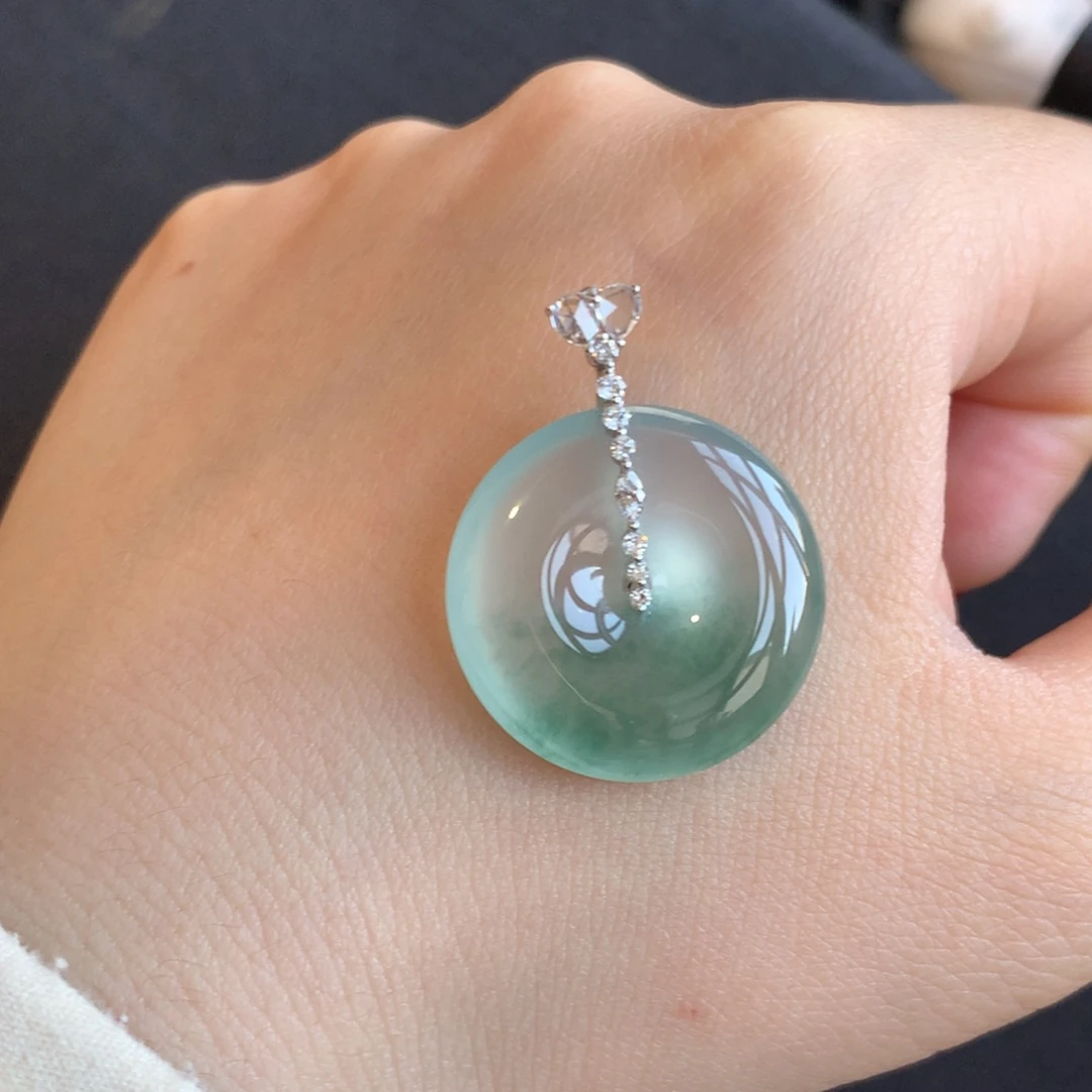 翡翠18K金镶嵌颈饰天然翡翠