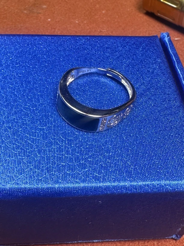 时尚男款黑色和田玉S925银戒指男士情侣简约经典银色镶嵌