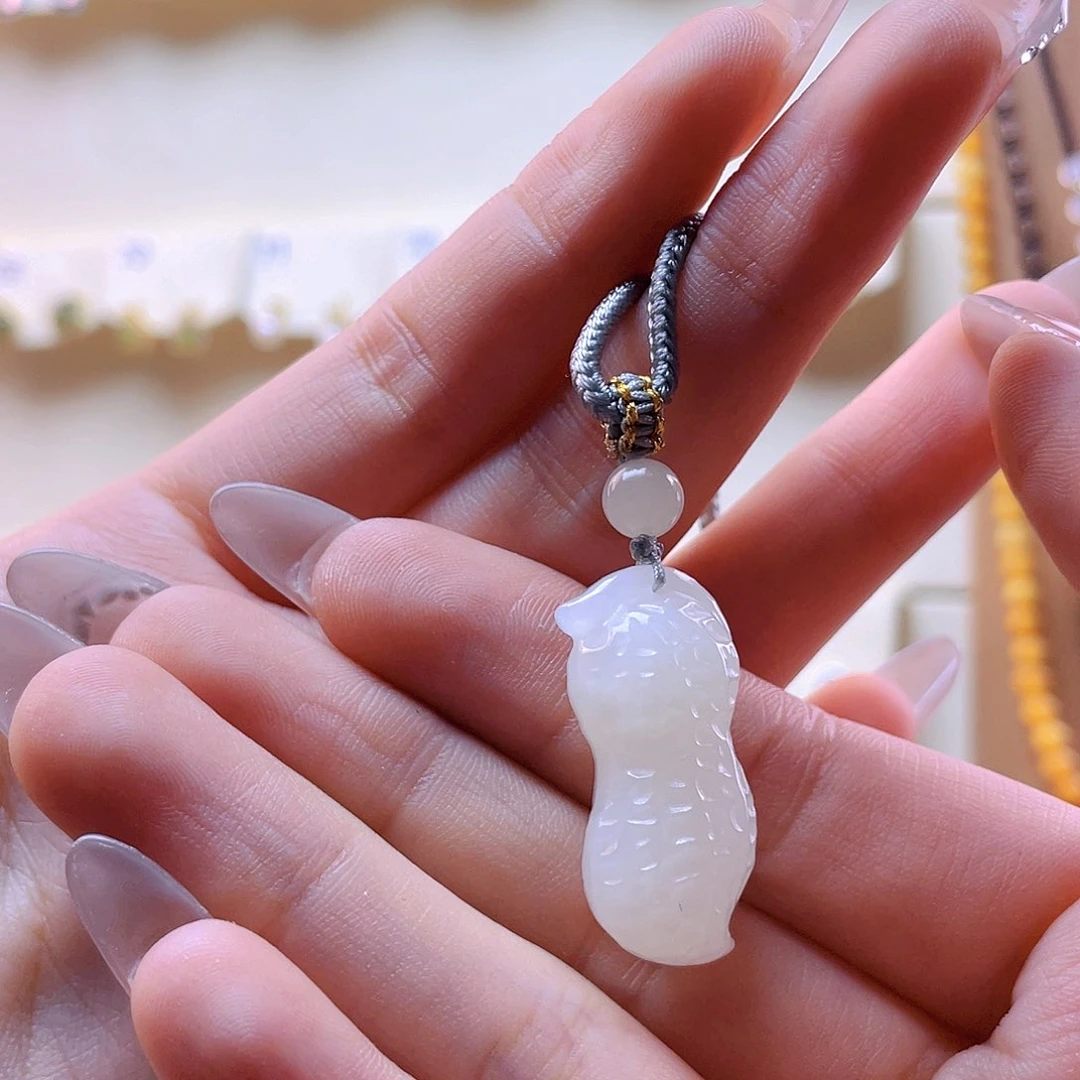 和田玉吊坠(赠链)未镶嵌瑰**儿