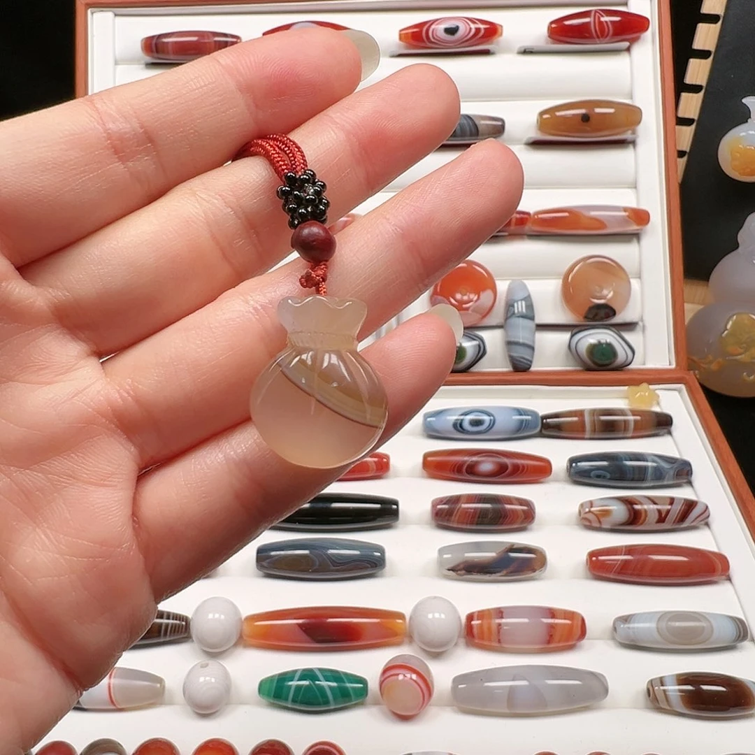 玛瑙/玉髓颈饰未镶嵌