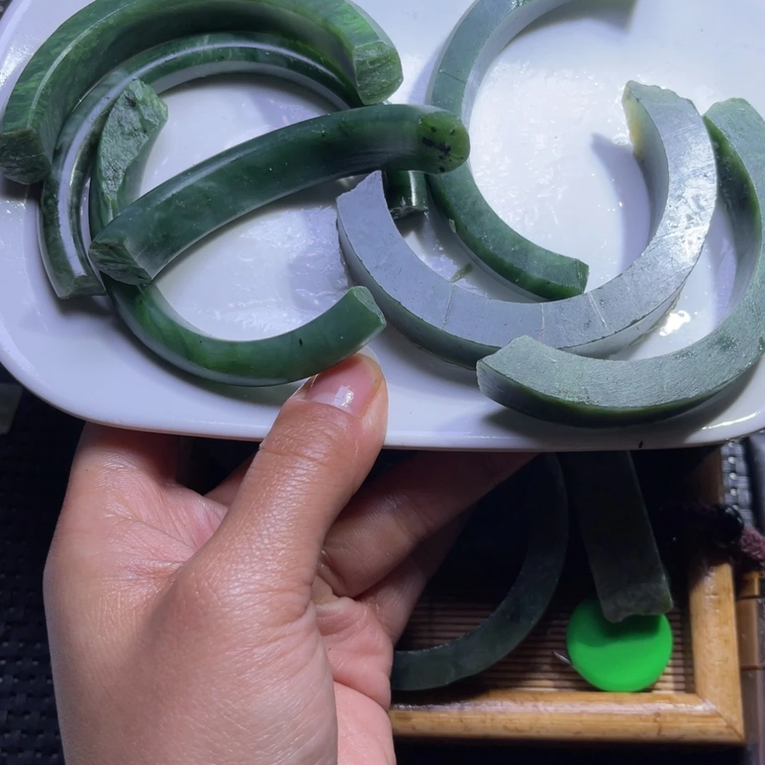 未镶嵌和田玉车挂