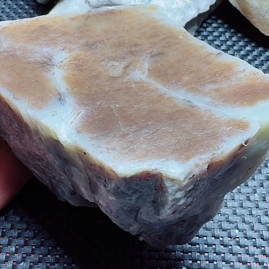 和田玉（糖玉）未镶嵌珠宝半成品