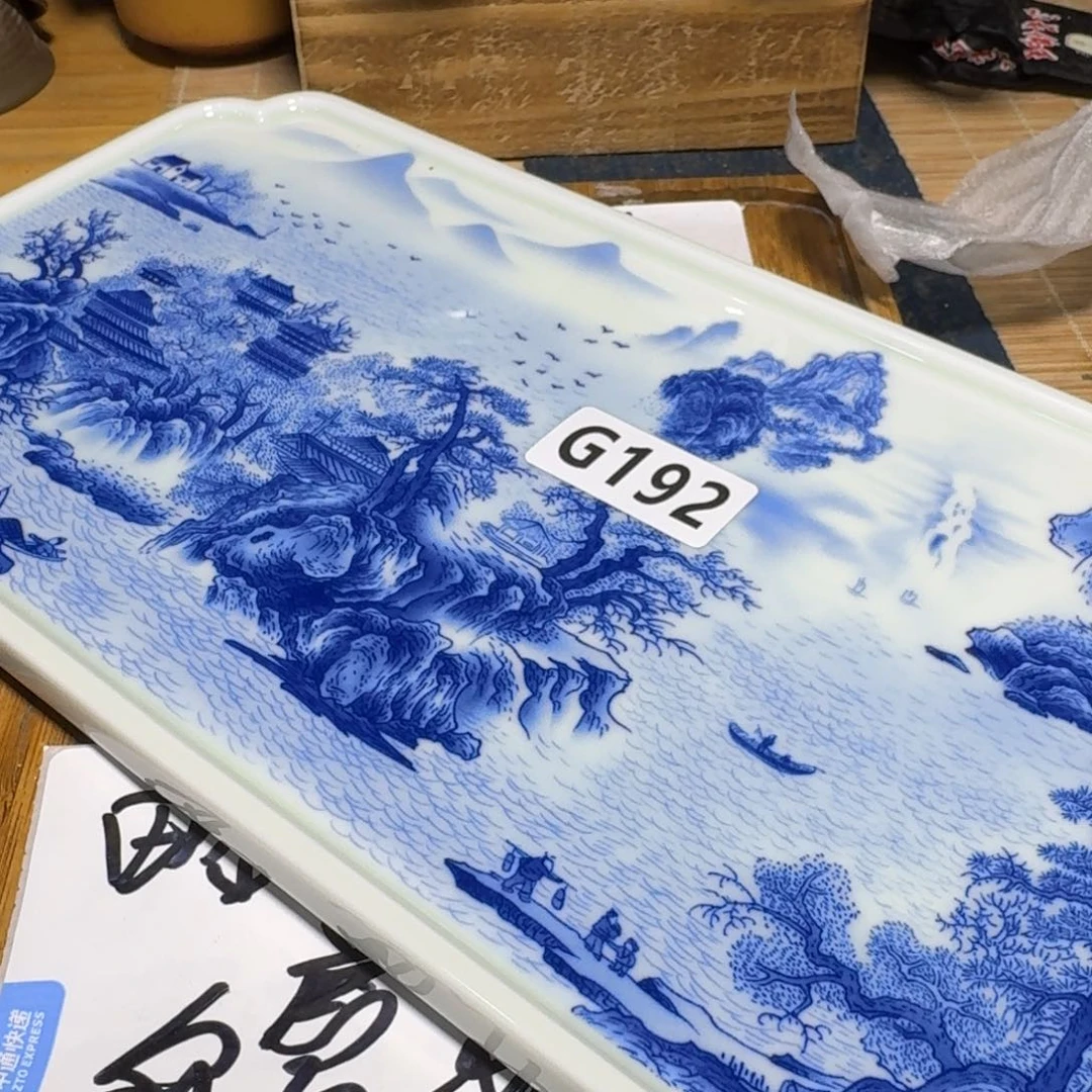 瑕疵介意勿拍陶瓷器皿E300黑点点气泡介意勿拍