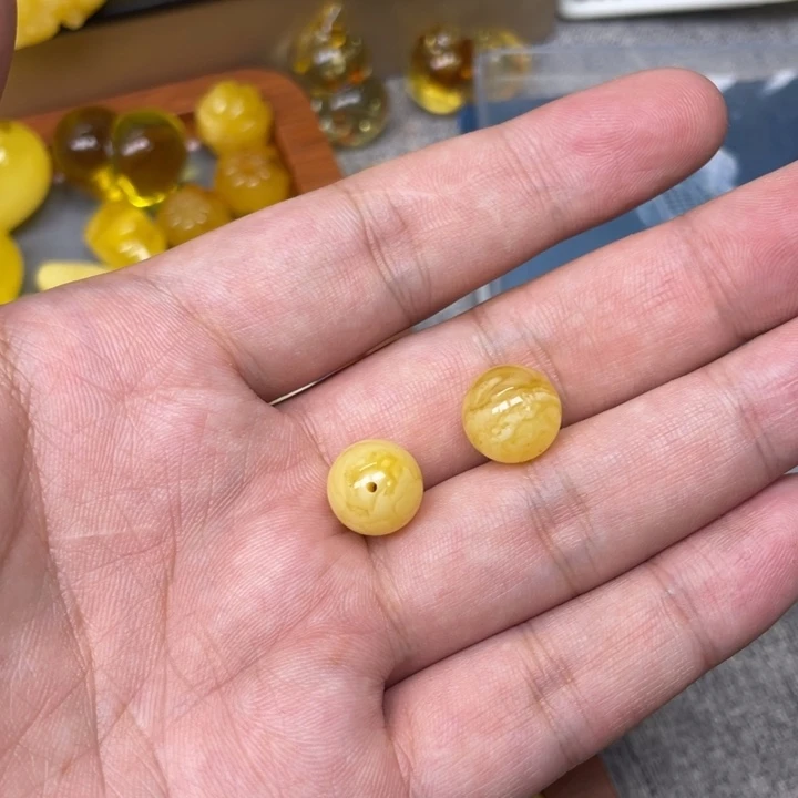 小***儿琥珀未镶嵌珠宝奇石