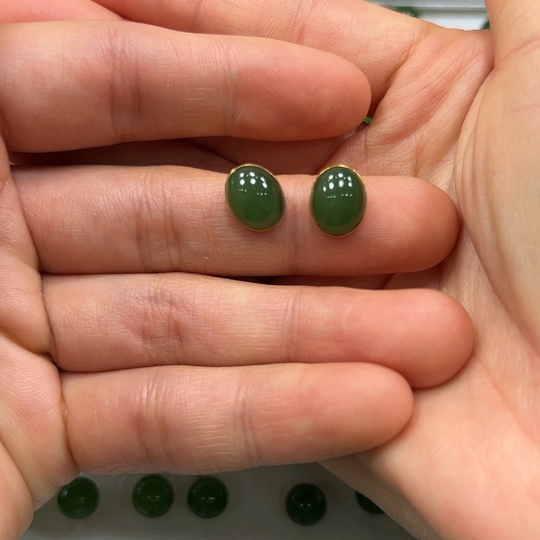 和田玉耳钉颜色多样性发货拍一发一18K金镶嵌乔*