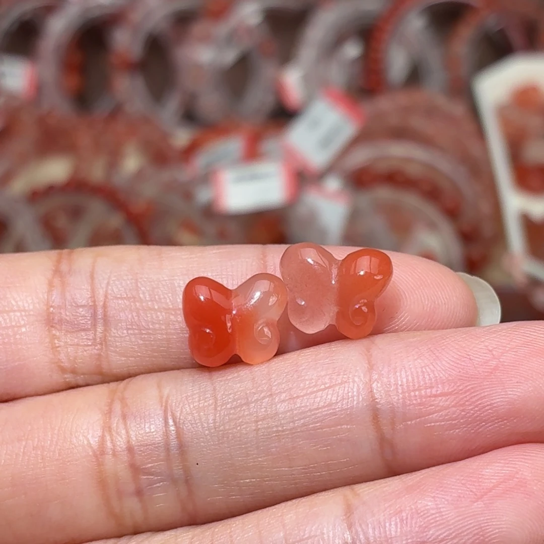 S***瞬南红玛瑙未镶嵌川料蝴蝶一对
