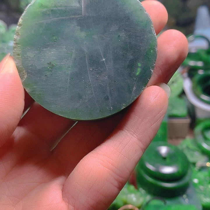 用***9和田玉（碧玉）未镶嵌珠宝奇石