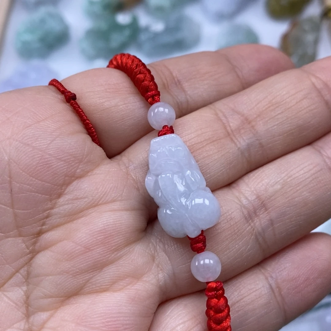 翡翠未镶嵌颈饰如意貔貅