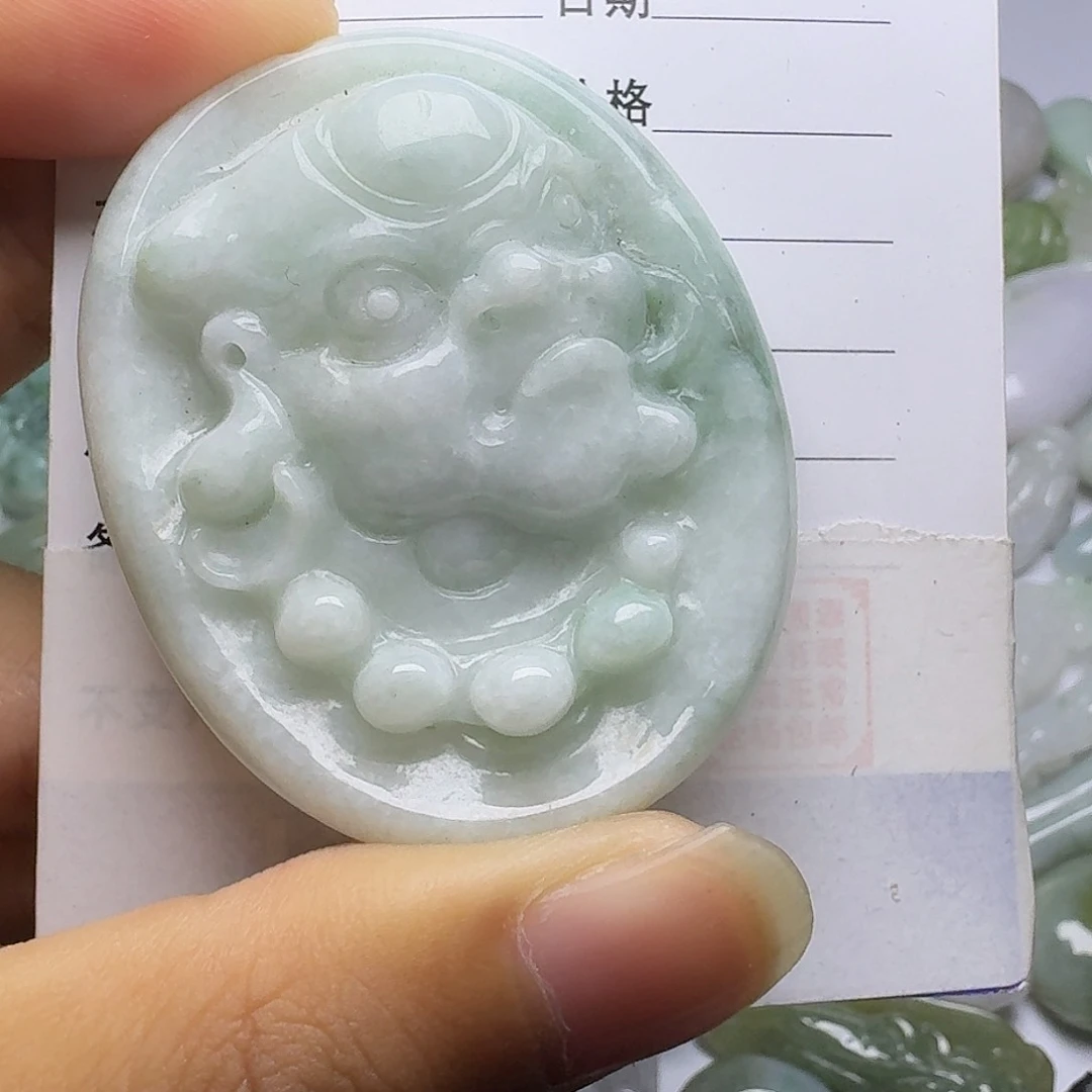 翡翠颈饰未镶嵌吊坠