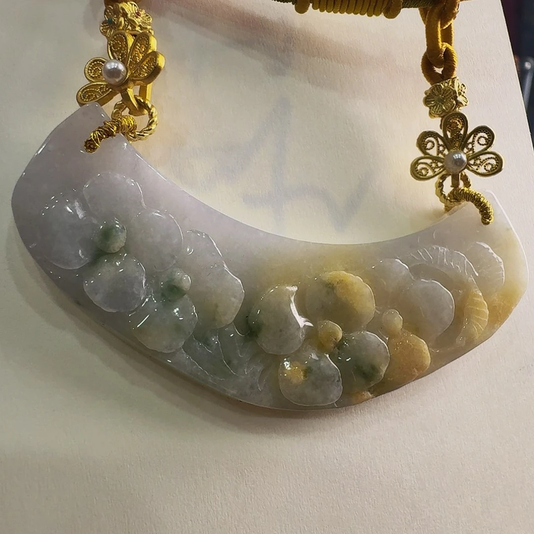 翡翠颈饰未镶嵌老坑