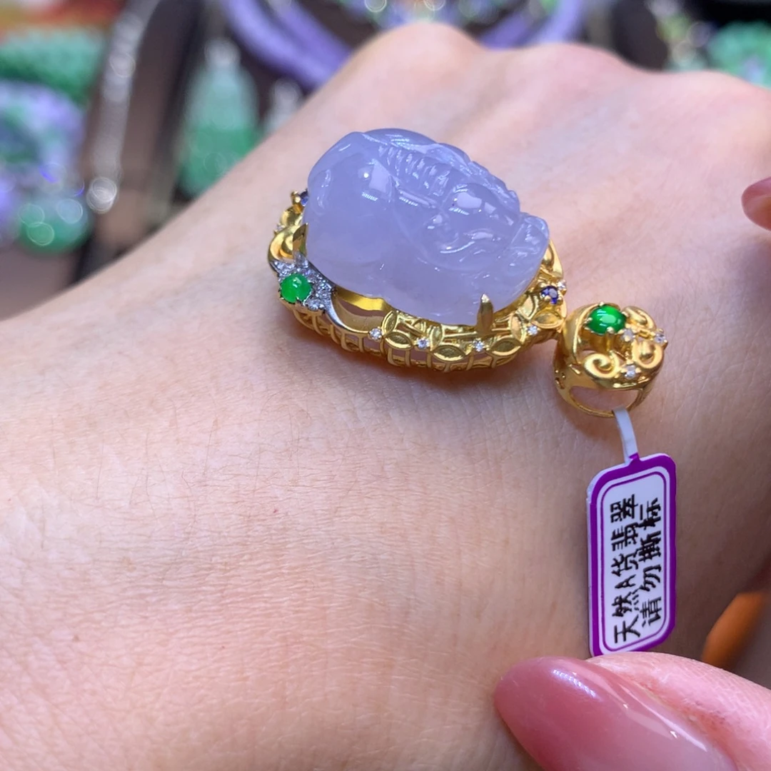 翡翠18K金镶嵌颈饰