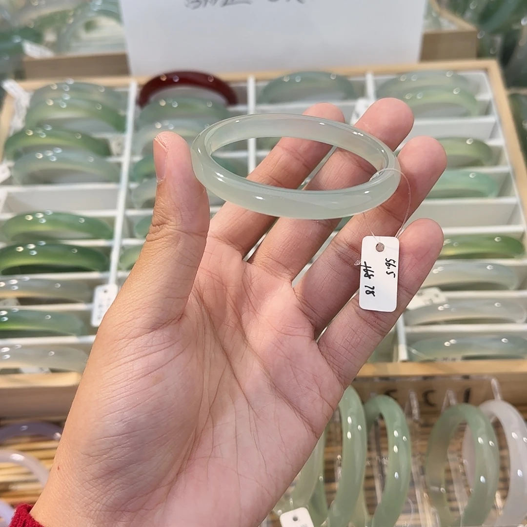 玛瑙/玉髓未镶嵌手镯圈口56.5