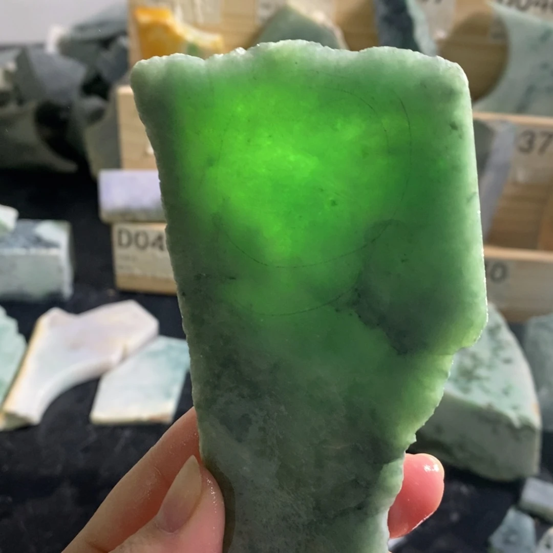 颈饰未镶嵌翡翠天然翡翠