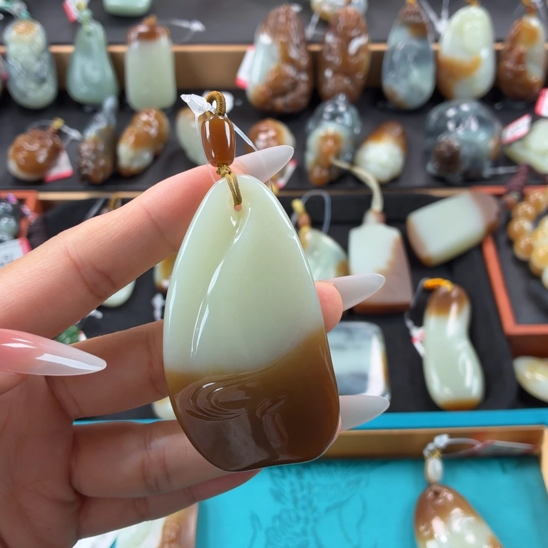 和田玉未镶嵌颈饰五**?