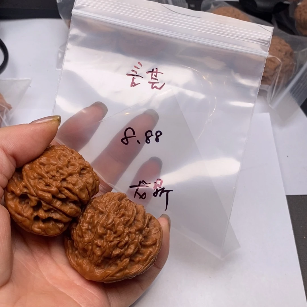 言***荒文玩核桃吊坠龙鼎8.88