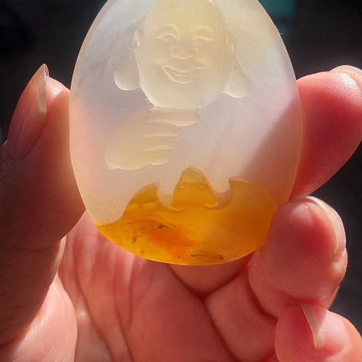 石英质玉（黄龙玉）未镶嵌颈饰